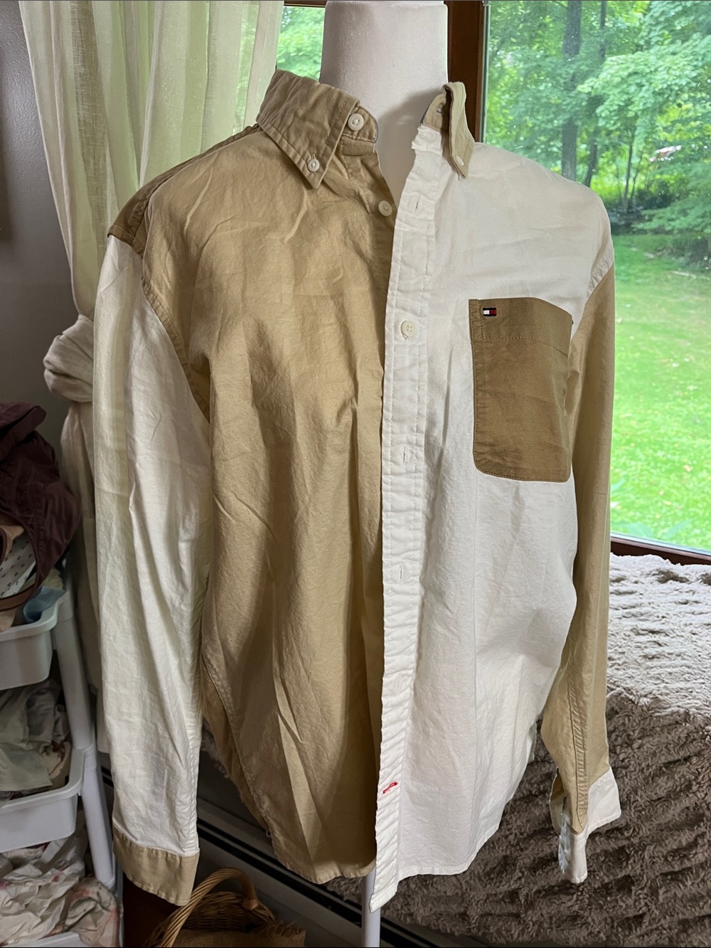 Tommy Hilfiger Men’s Two-Tone Beige and White Button-Up Shirt Jacket
